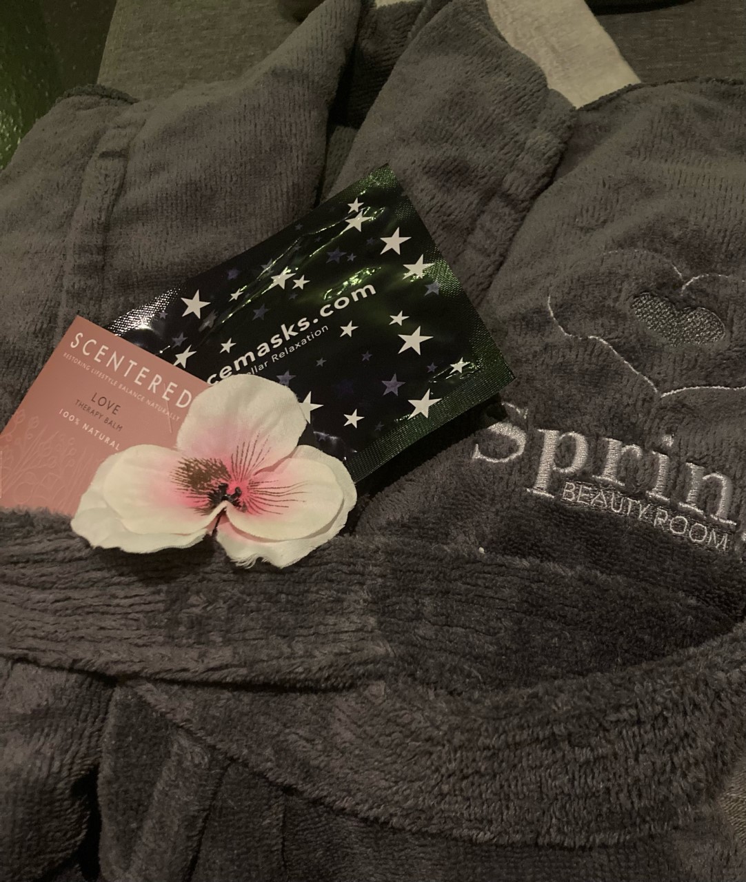 SPRING SNUG!